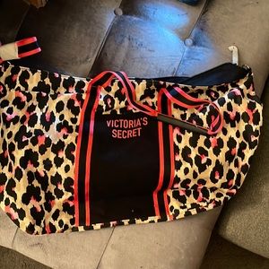 Victoria’s Secret Cheetah Print Large Weekender Bag